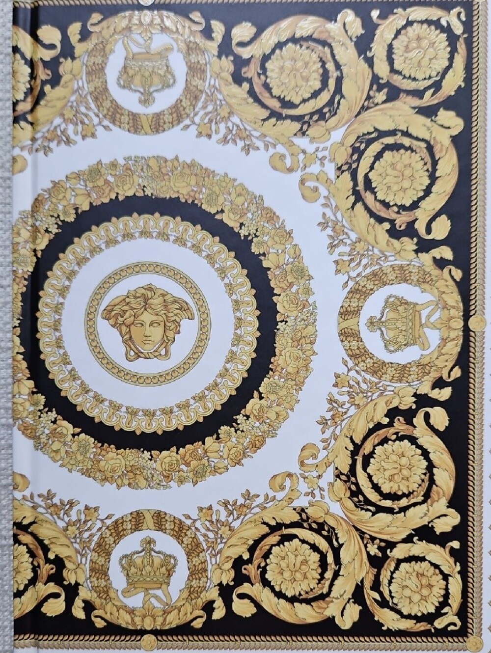 Versace Journal - Picture 2 of 13